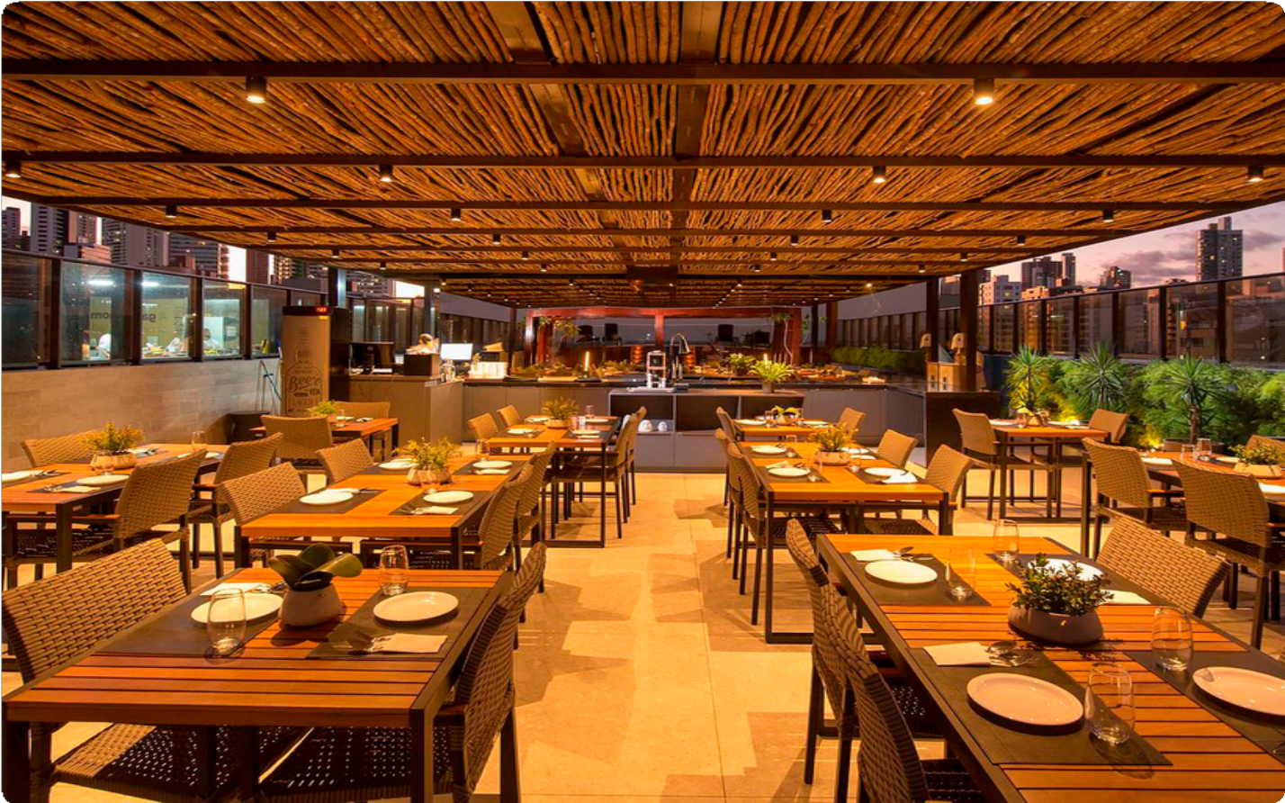 Restaurante panorâmico do Infinity At The Sea